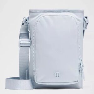 Water Bottle Crossbody with Front Pocket 2L starch blue